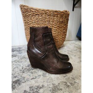 Frye‎ Women's Size 7 Carrie Scrunch Back-Zip Women's Leather Boots